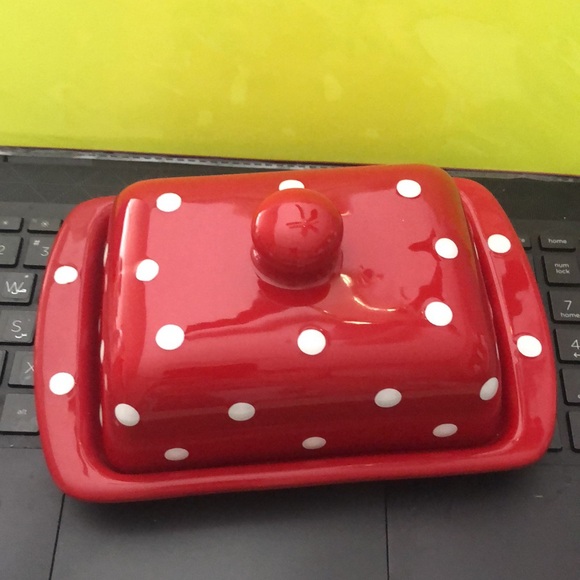 City to cottage Red & white Polka Dotted Dish - Picture 2 of 9